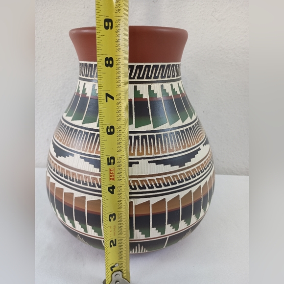 Signed Travis Williams Shoshone-Navajo Pottery - Picture 9 of 11